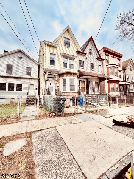 48 Wakeman Ave