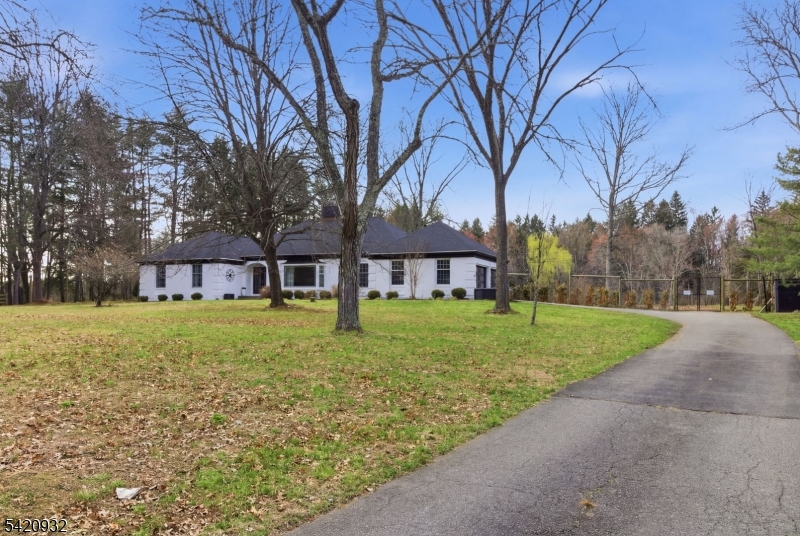 148 Lambertville Hopewell Rd