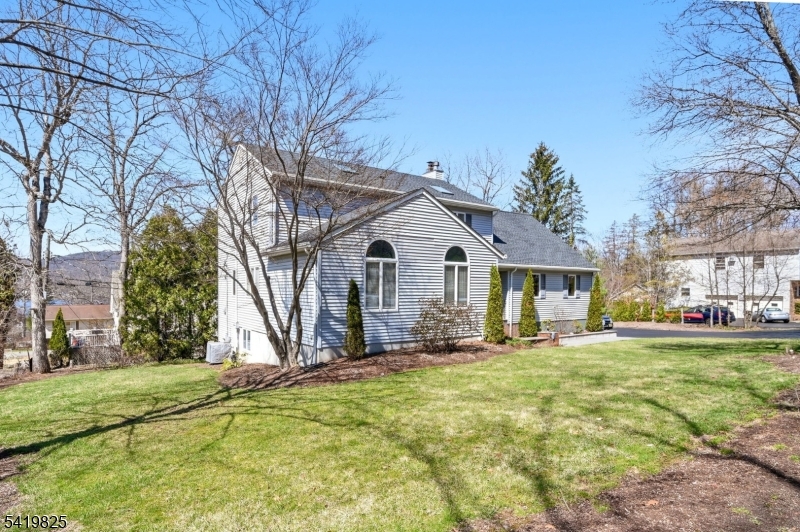 18 Tice Rd
