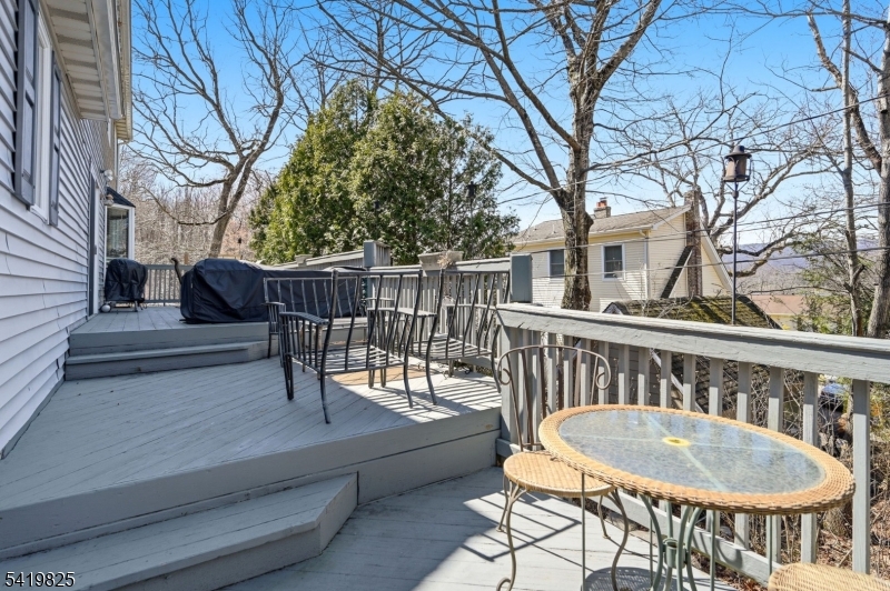 18 Tice Rd
