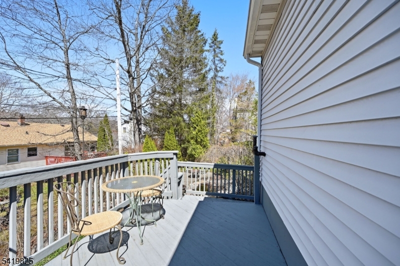 18 Tice Rd