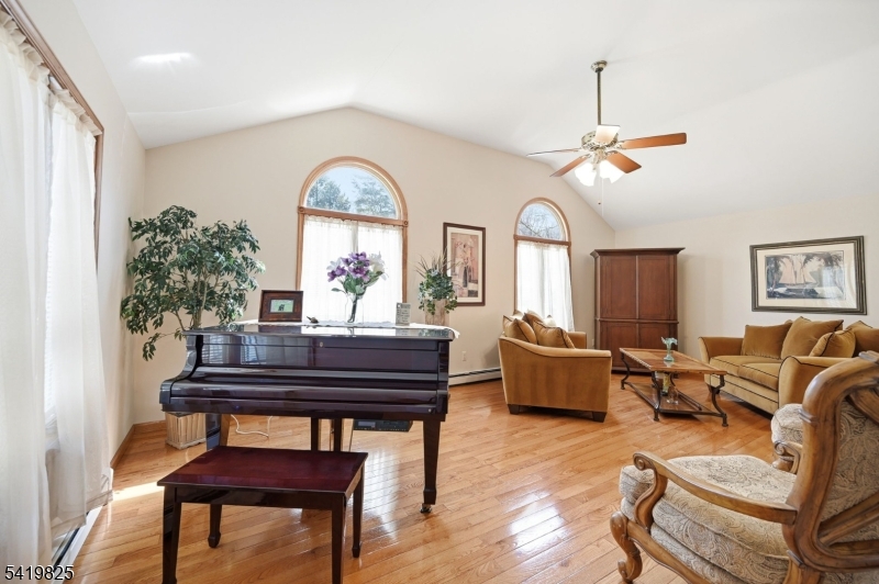 18 Tice Rd