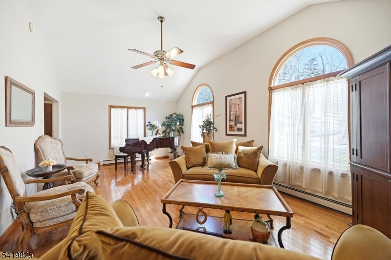 18 Tice Rd