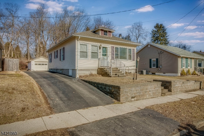 34 Mason Ave