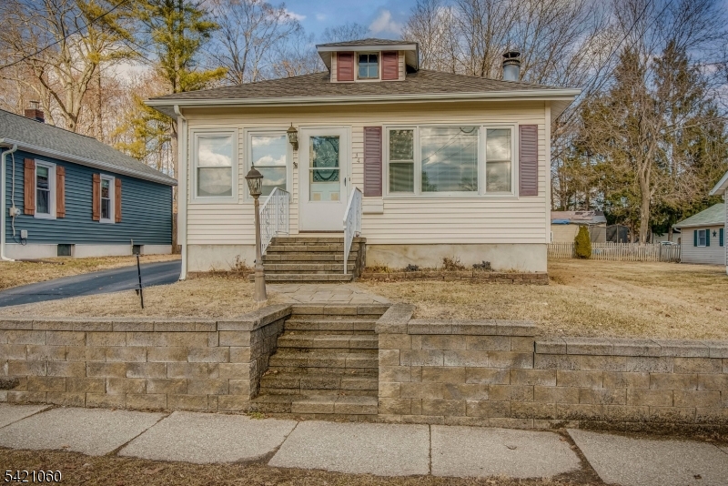 34 Mason Ave