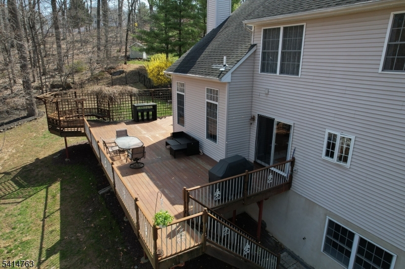 2 Ridge Rd