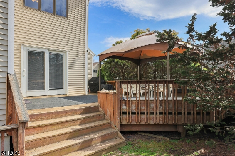 6 Longfield Dr