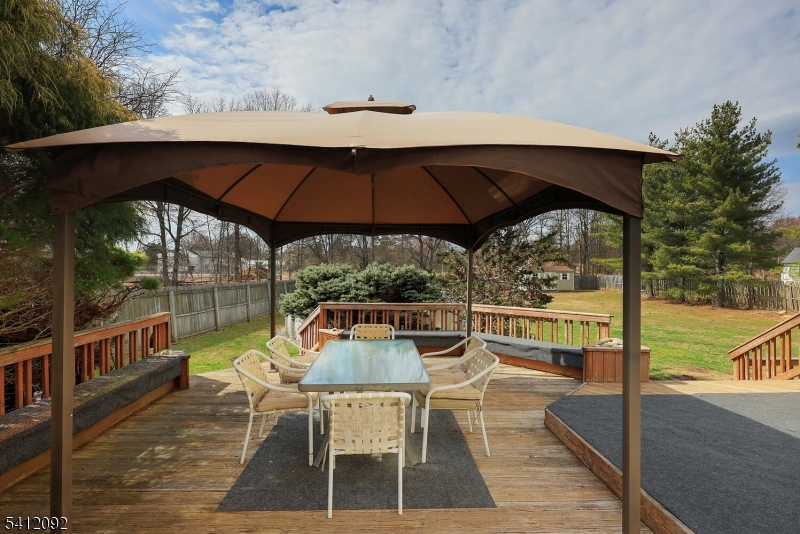 6 Longfield Dr