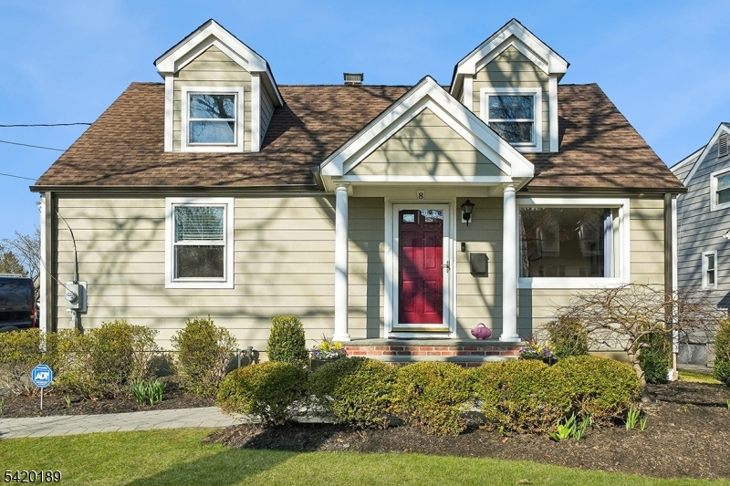 8 Edison Dr