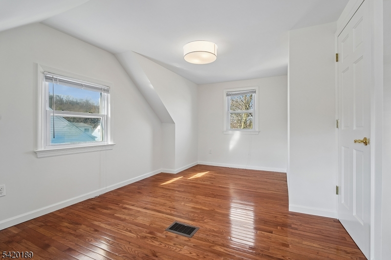 8 Edison Dr