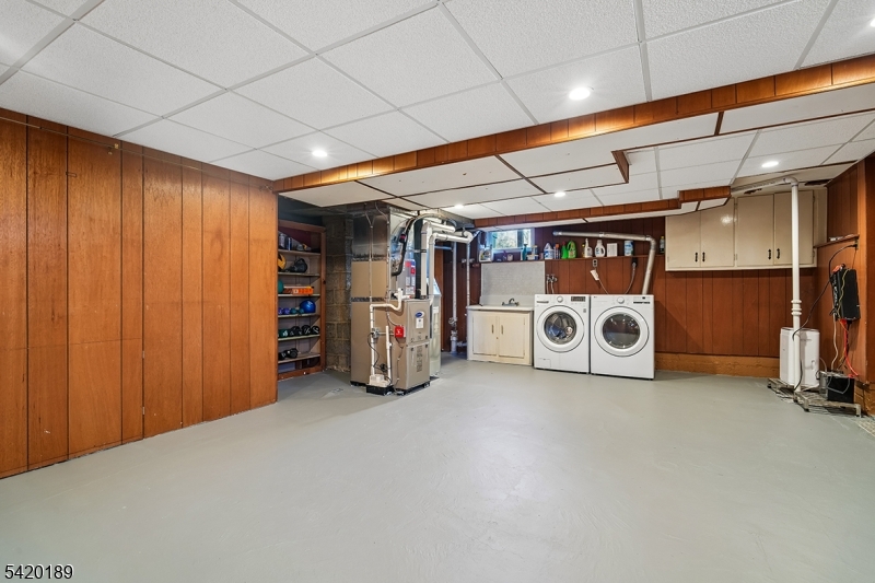 8 Edison Dr
