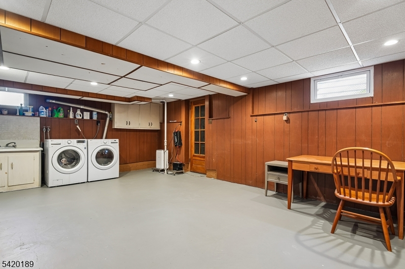 8 Edison Dr