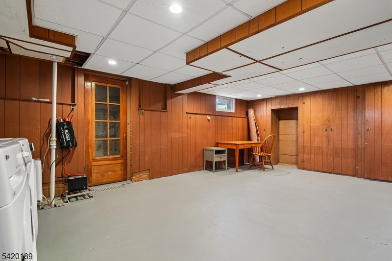 8 Edison Dr