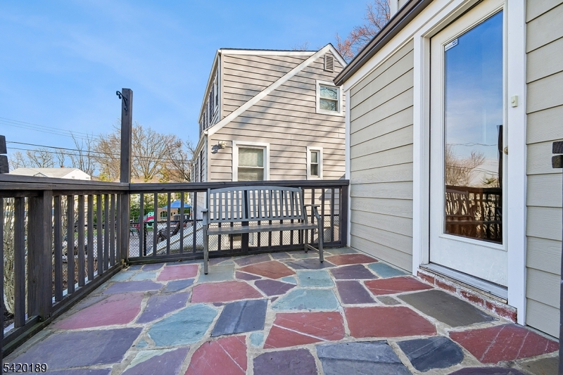 8 Edison Dr