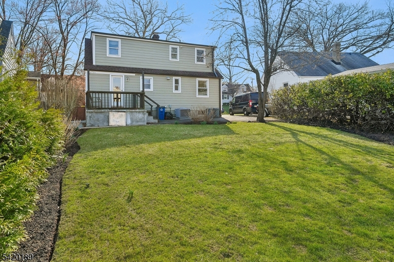 8 Edison Dr