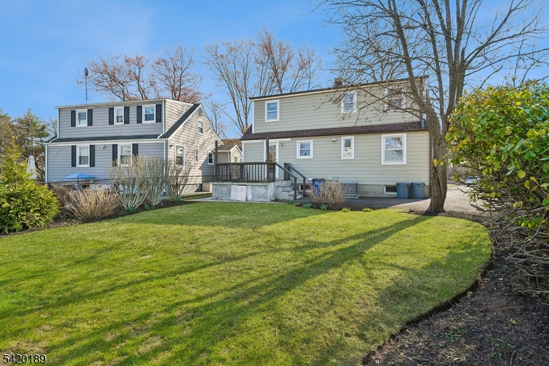 8 Edison Dr