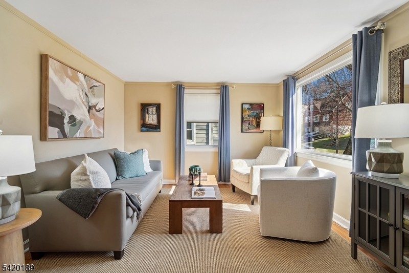 8 Edison Dr