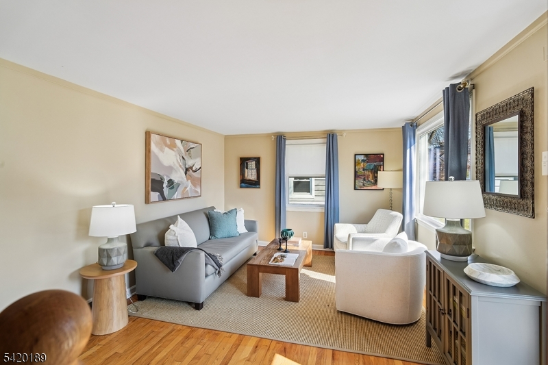 8 Edison Dr
