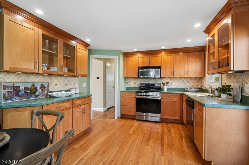 8 Edison Dr