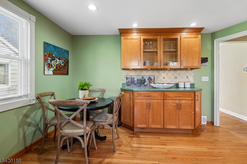 8 Edison Dr