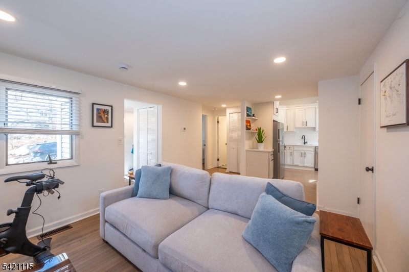 7 Pine St