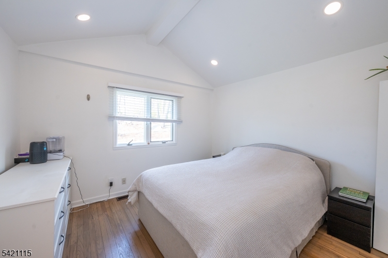 7 Pine St