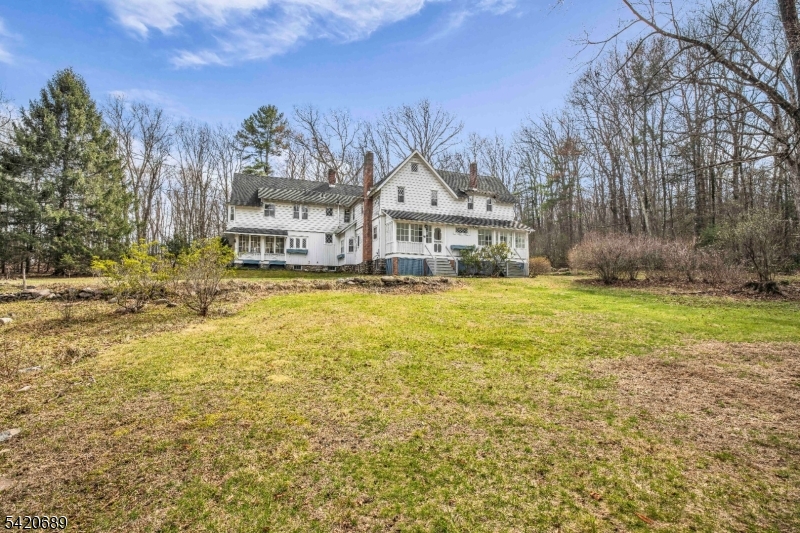 15 Deerhaven Ln
