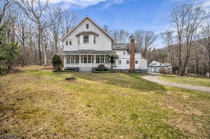 15 Deerhaven Ln