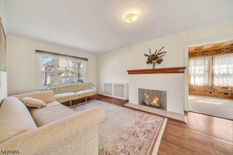 865 Livingston Rd