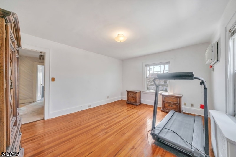 865 Livingston Rd