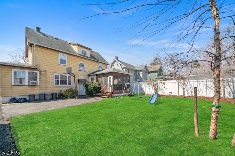865 Livingston Rd