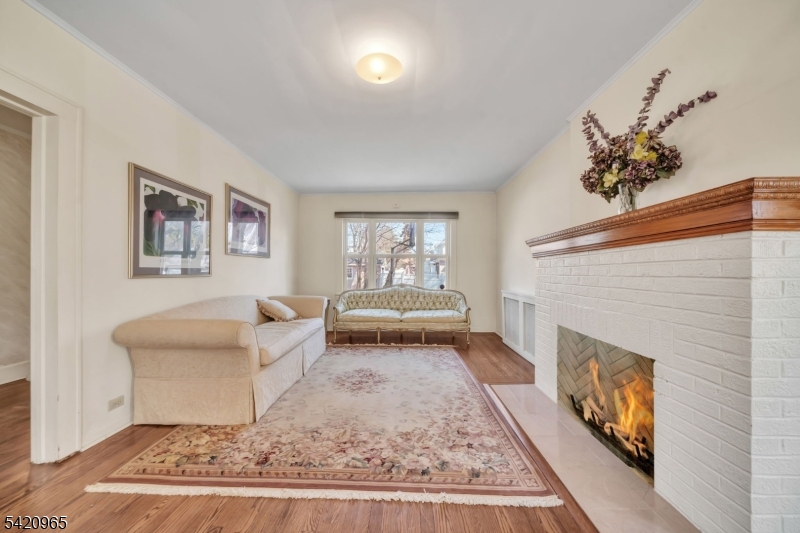 865 Livingston Rd
