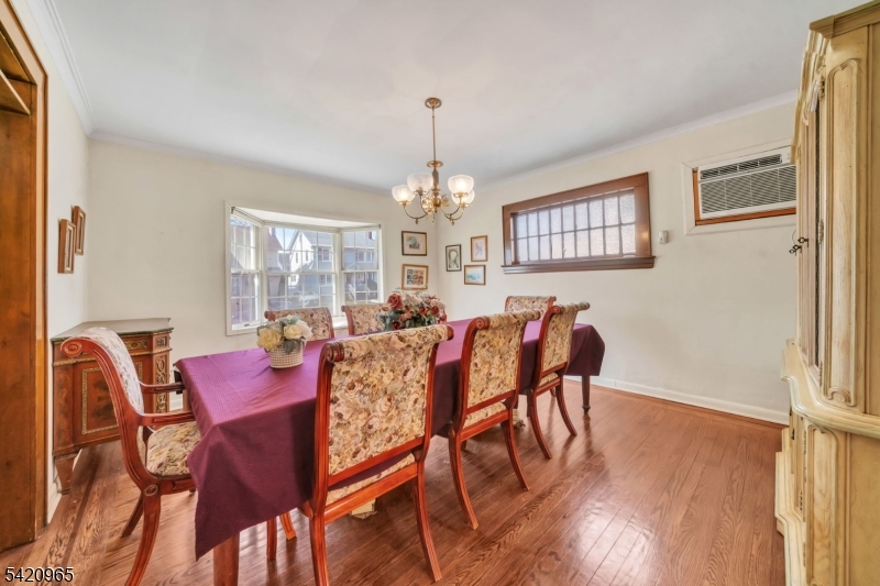 865 Livingston Rd