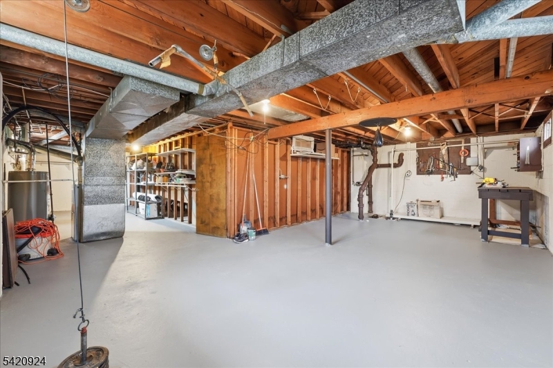 100 Hayes Ave