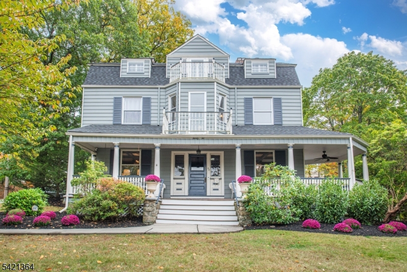 22 Arlington Ave