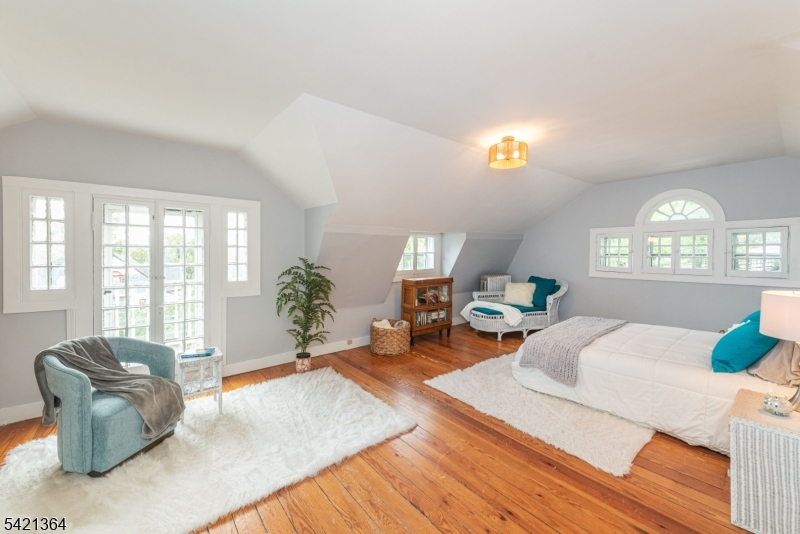 22 Arlington Ave