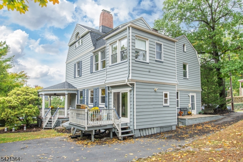 22 Arlington Ave
