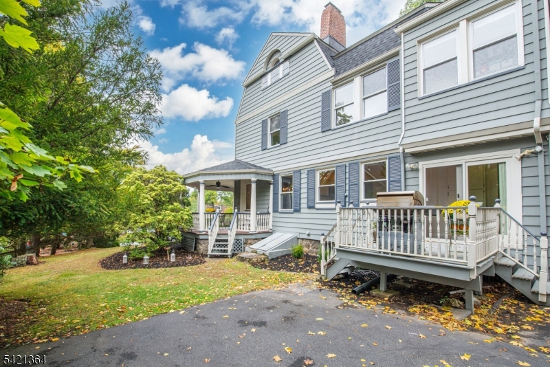 22 Arlington Ave