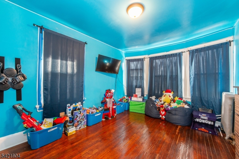 120 N Essex Ave