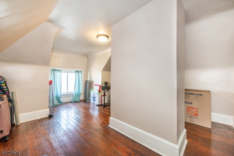 120 N Essex Ave