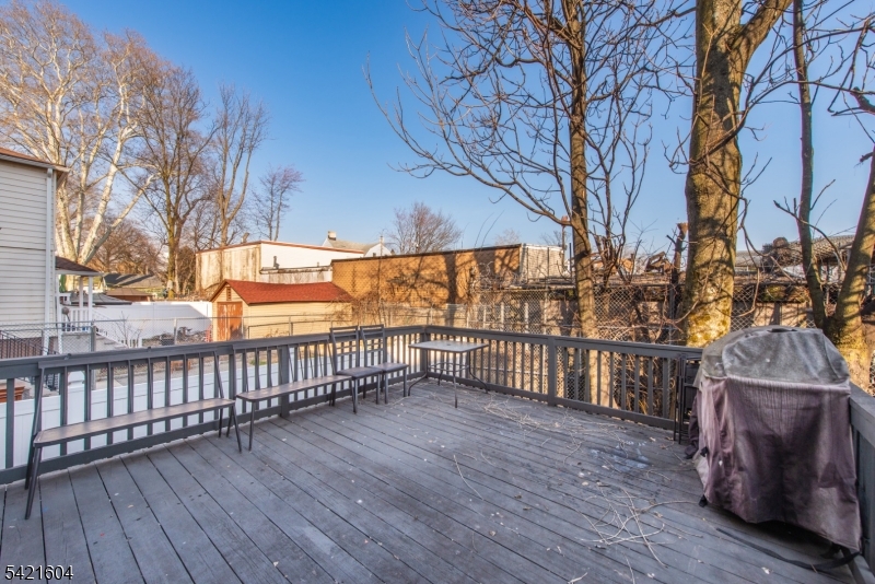 120 N Essex Ave