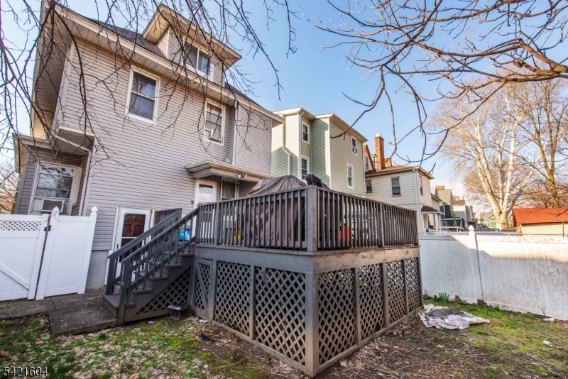 120 N Essex Ave