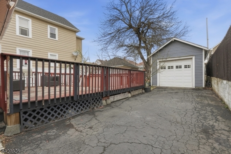 923 Kilsyth Rd