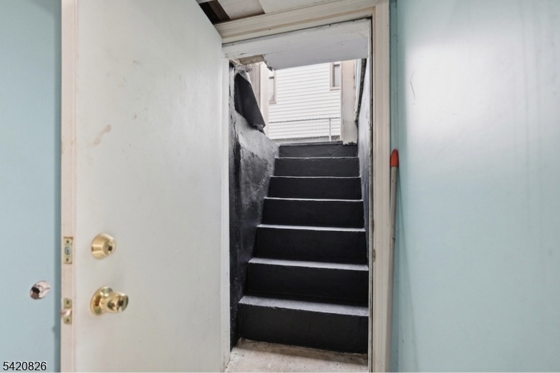 923 Kilsyth Rd