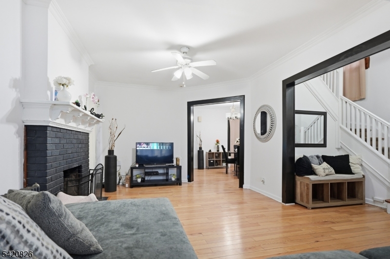 923 Kilsyth Rd