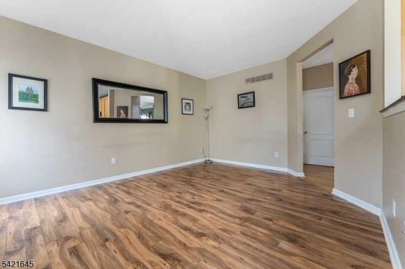 414 HAMILTON DRIVE
