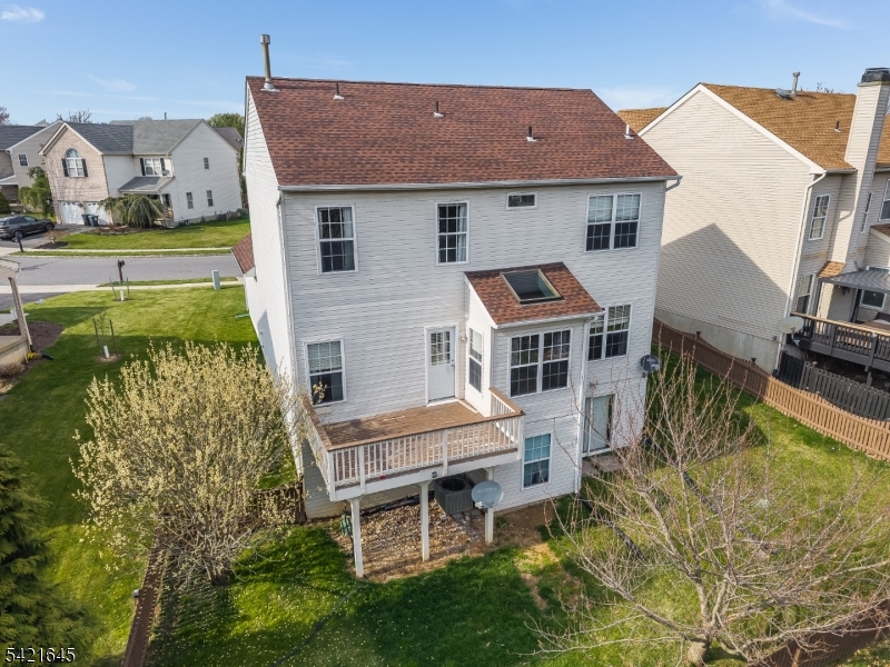 414 HAMILTON DRIVE