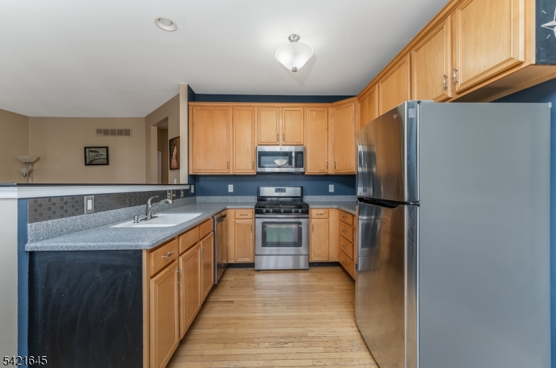 414 HAMILTON DRIVE