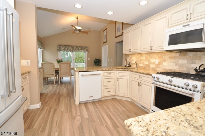 28 Jefferson Pl