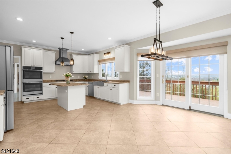10 Blue Cliff Dr